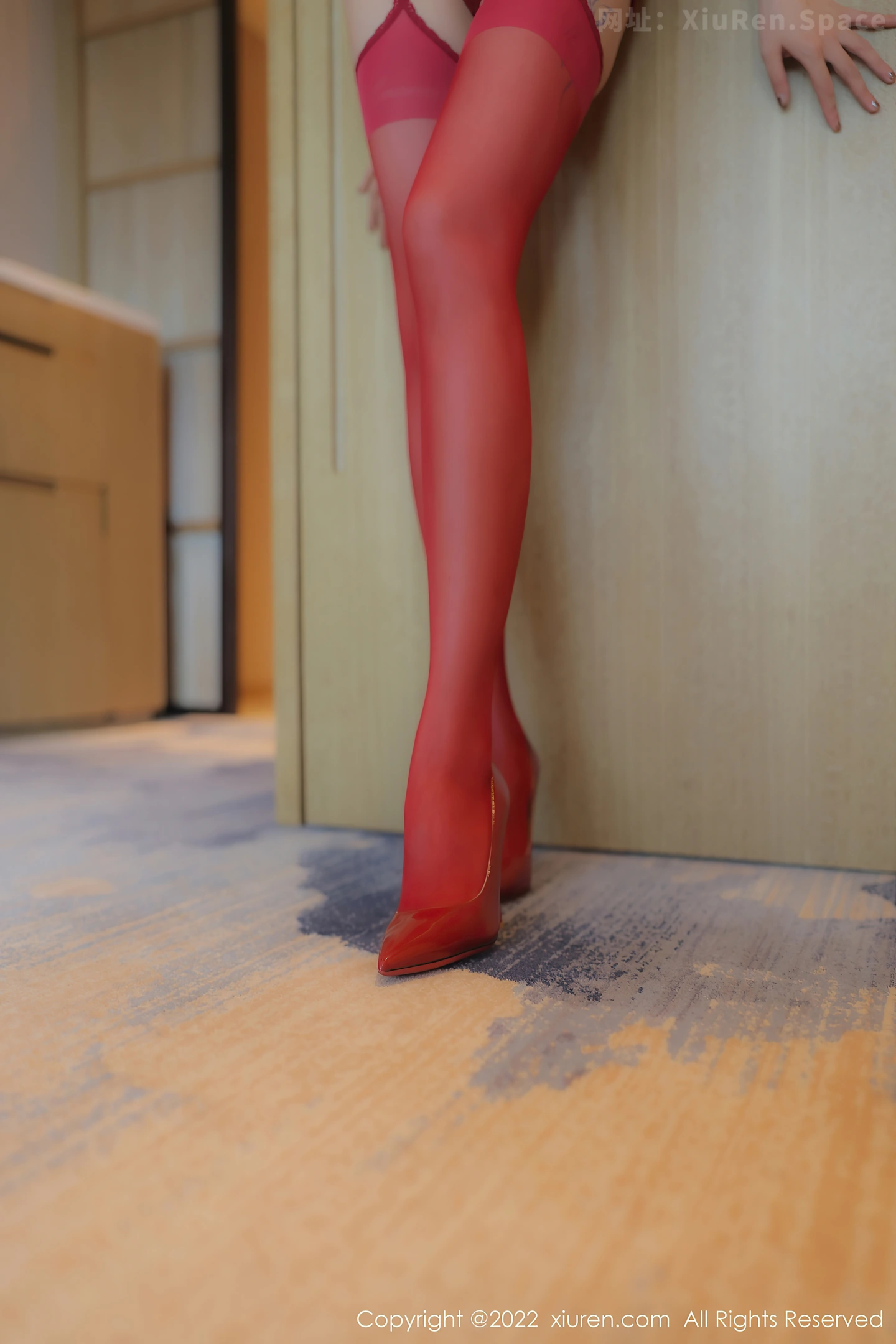 图片[5]-[XiuRen秀人网] VOL.5605 御姐果儿Victoria大理旅拍红色轻透薄纱服饰秀凹凸身材诱惑写真77P-秀人网官方网站